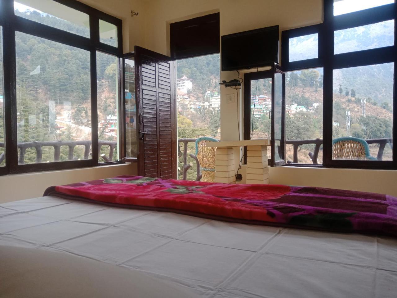Hotel Pine Spring Dharamshala Luaran gambar