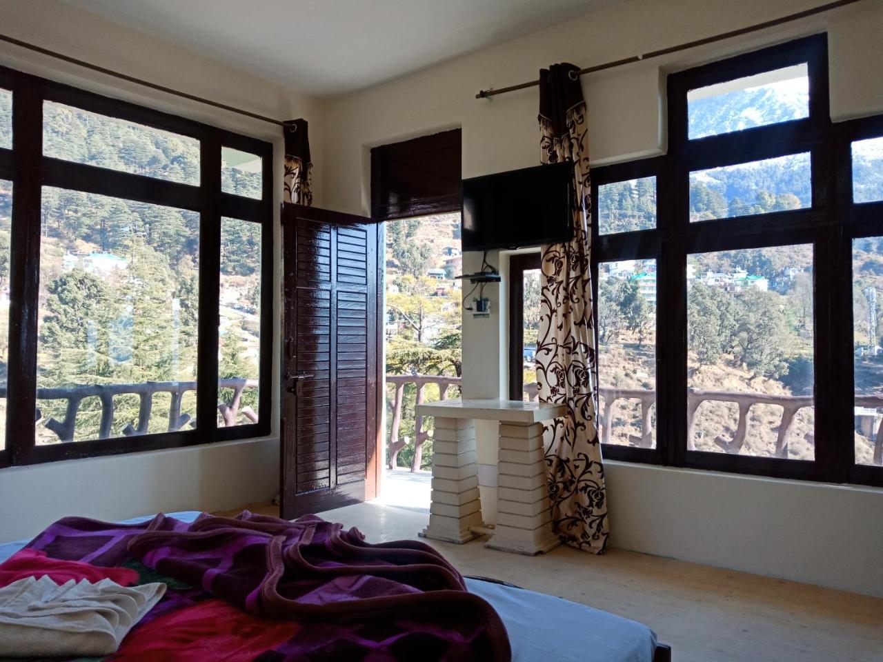 Hotel Pine Spring Dharamshala Luaran gambar